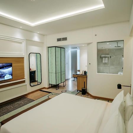 Luwansa Hotel And Convention Center מנאדו מראה חיצוני תמונה