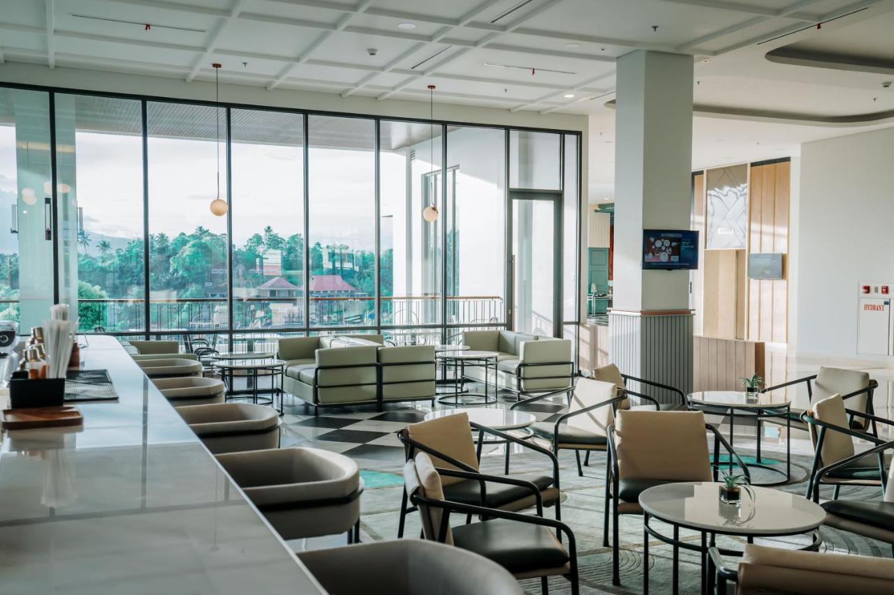 Luwansa Hotel And Convention Center מנאדו מראה חיצוני תמונה