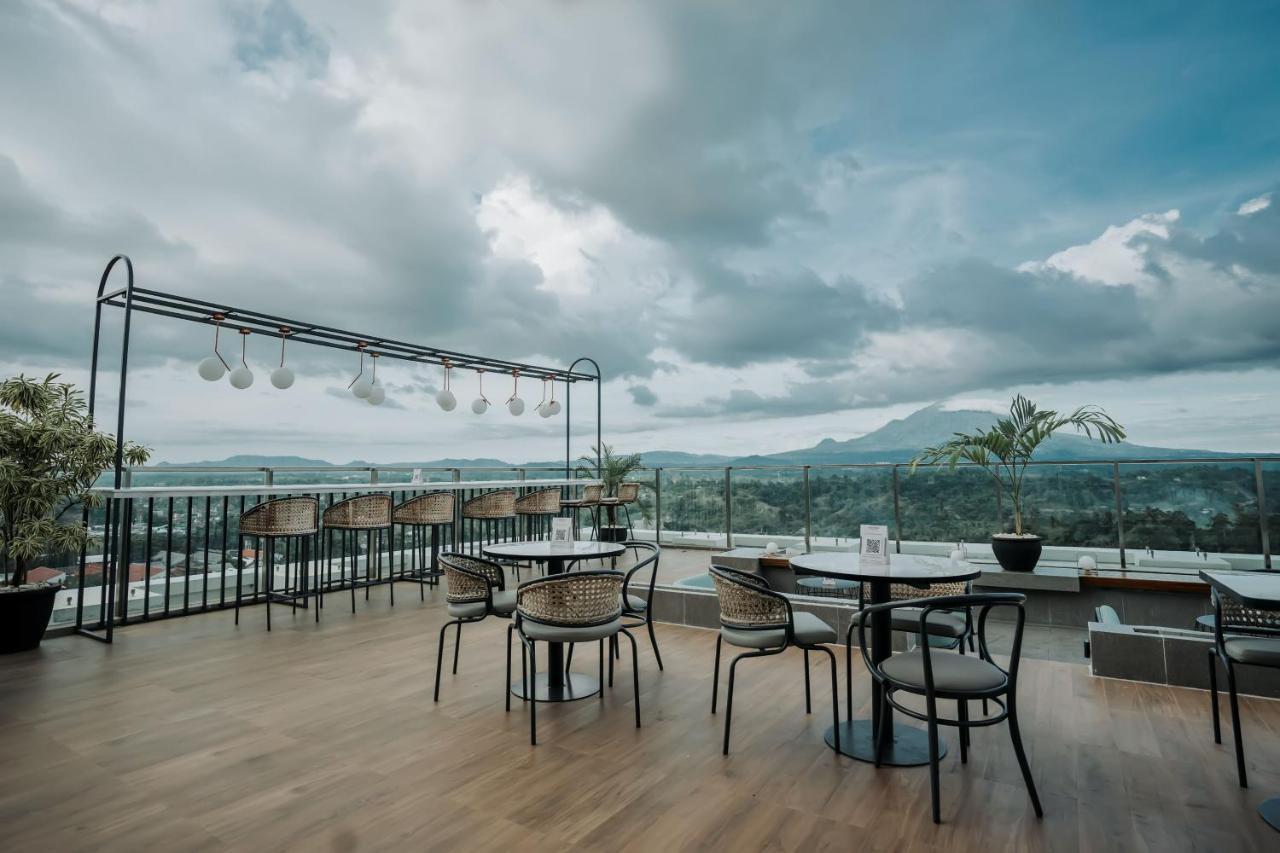 Luwansa Hotel And Convention Center מנאדו מראה חיצוני תמונה