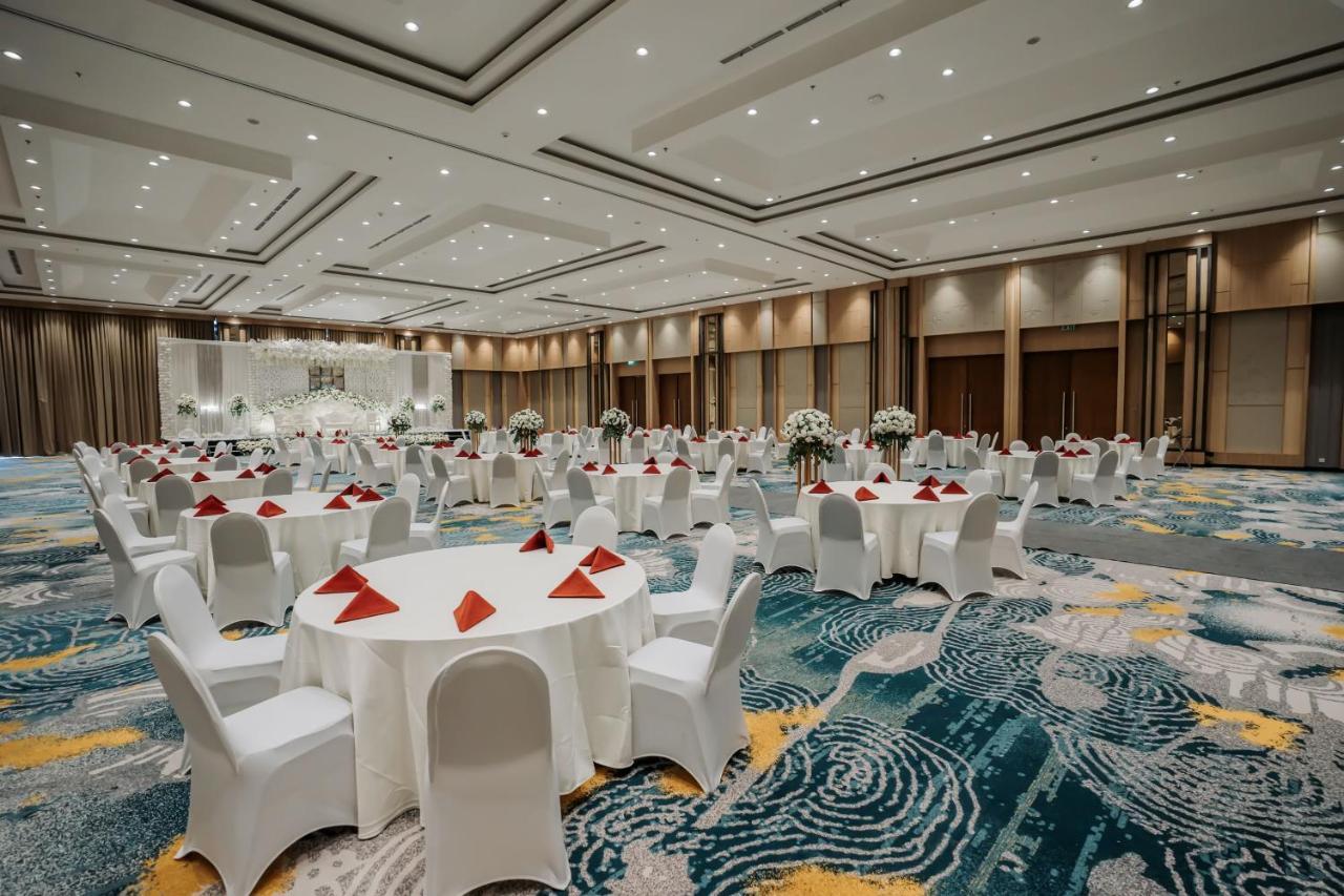 Luwansa Hotel And Convention Center מנאדו מראה חיצוני תמונה