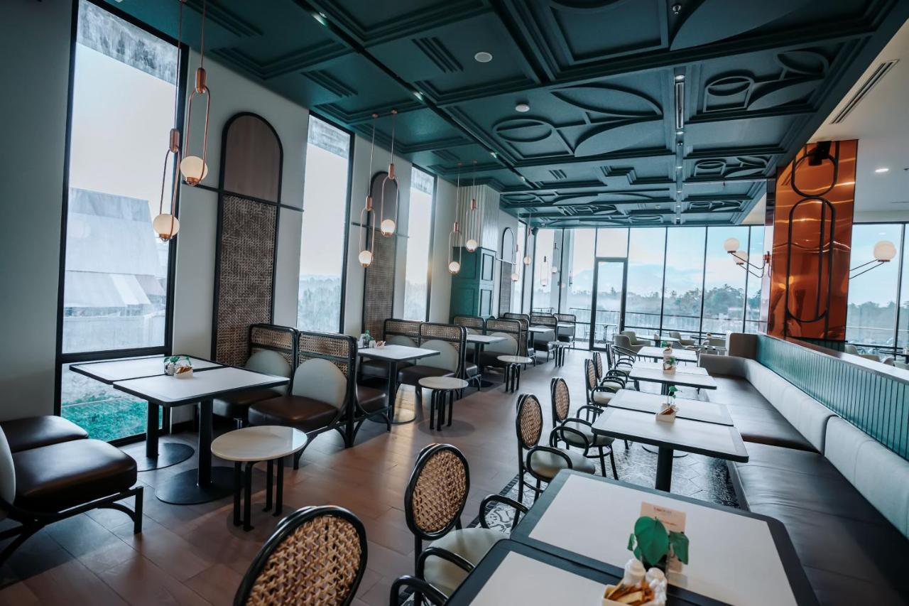 Luwansa Hotel And Convention Center מנאדו מראה חיצוני תמונה