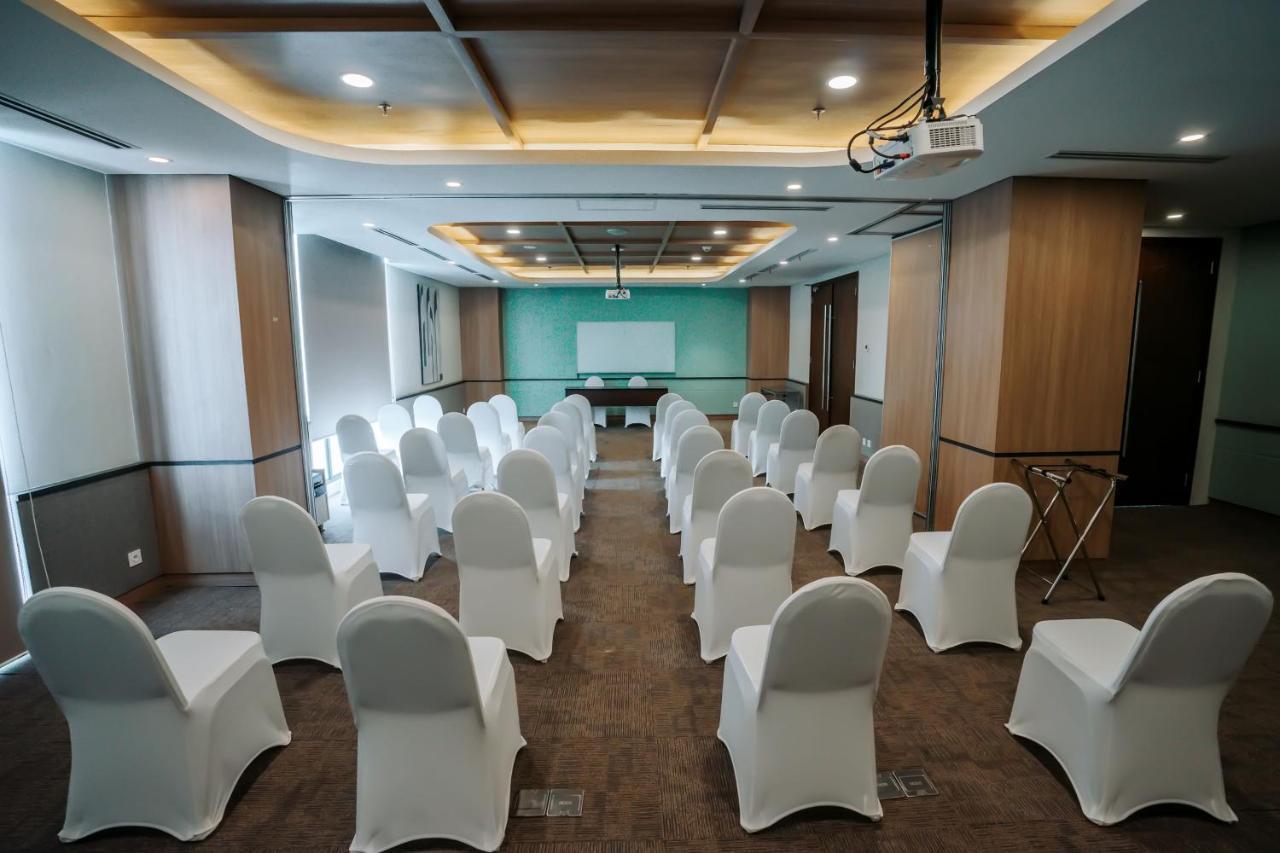 Luwansa Hotel And Convention Center מנאדו מראה חיצוני תמונה